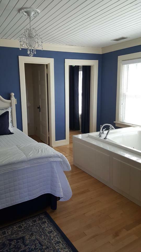 The Wanderlust Hotel Sturgeon Bay Exterior photo